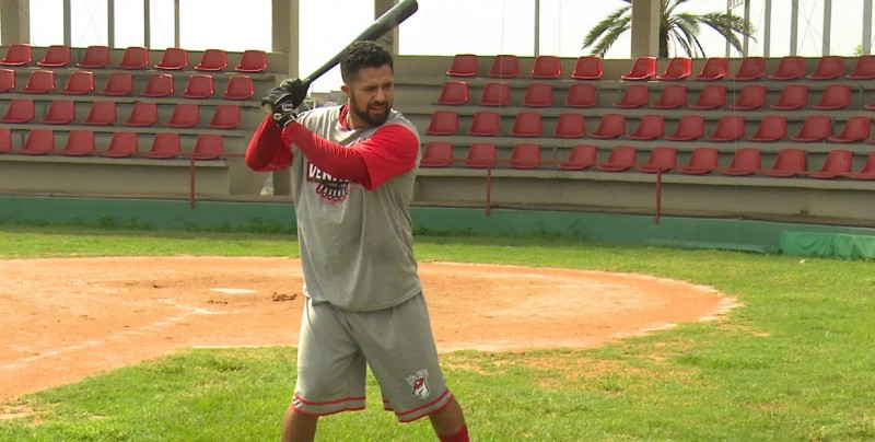 Brian Hernández ya entrena