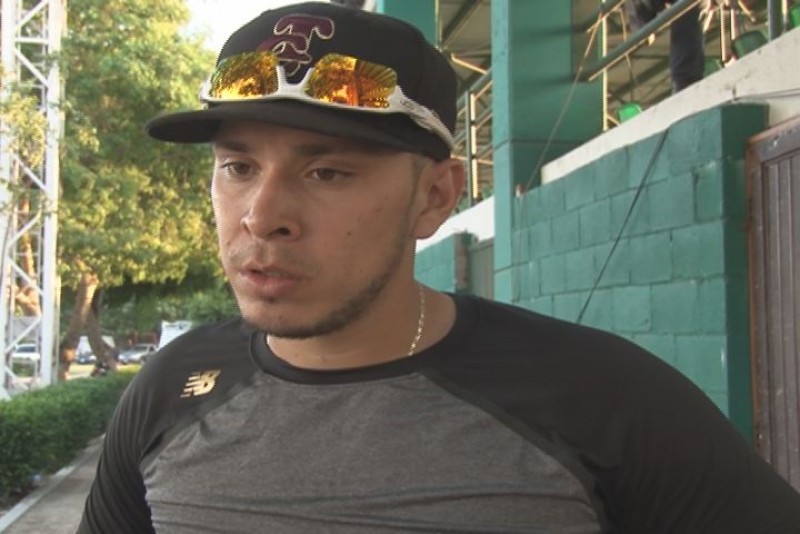 Joey Menses ya tuvo su primer juego con Tomateros
