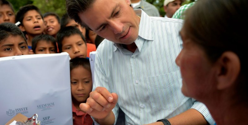 Peña Nieto propone a damnificados hacer tandas para reconstruir sus casas
