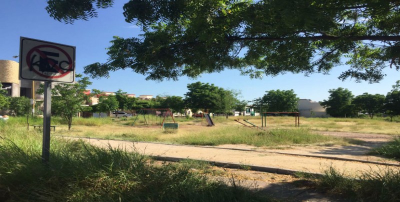 En completo abandono Parque del Fraccionamiento Villa del Humaya