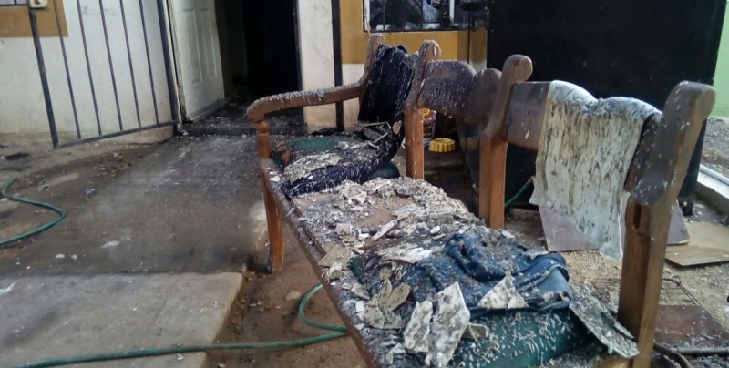 Incendio deja 4 lesionados, entre ellos tres menores
