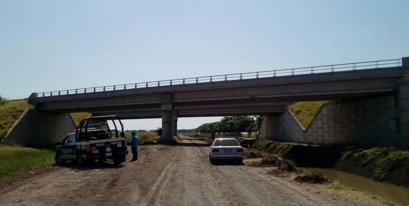 Localizan a dos hombres sin vida; con huellas de tortura