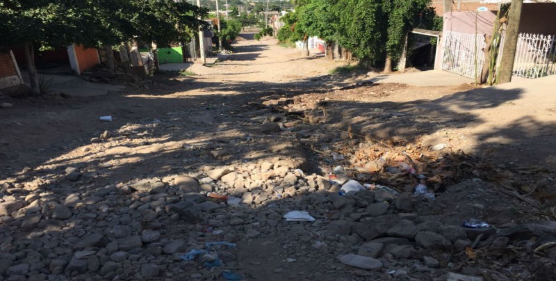 Calles intransitables en la Renato Vega Amador y Vista Hermosa