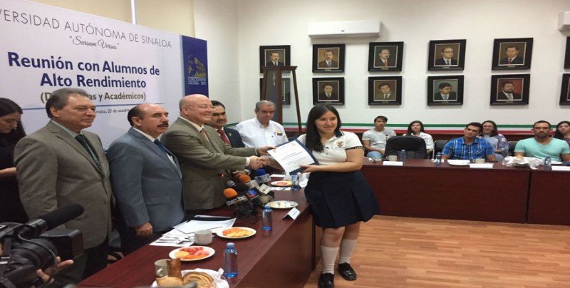 UAS reconoce a jóvenes valores universitarios