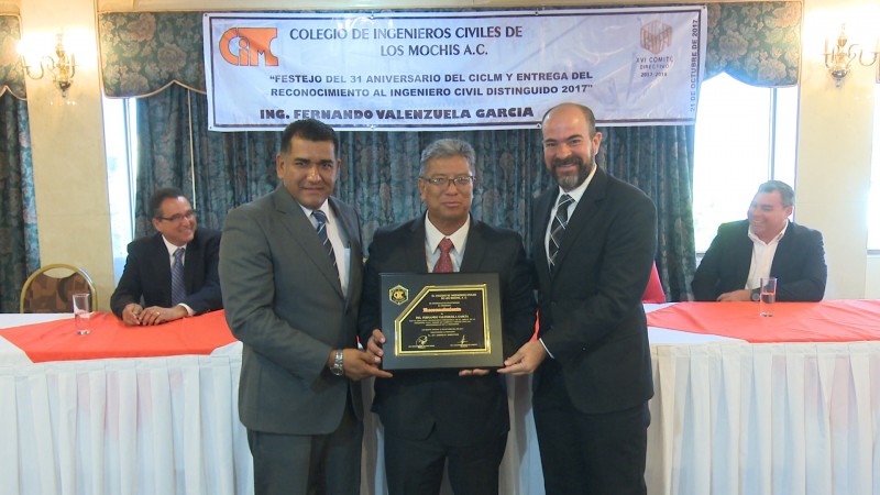 Entregan reconocimiento a ingeniero civil distinguido 2017