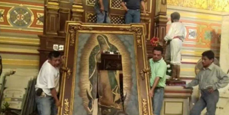 Mujer destroza imagen de la Virgen de Guadalupe