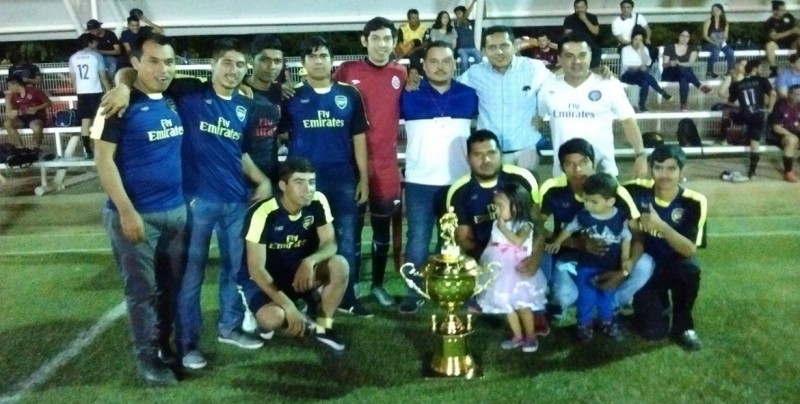 Premian a lo mejor del Minisoccer de Villa Universidad