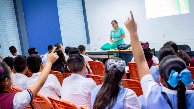 Concientizan a estudiantes sobre la escasez del agua