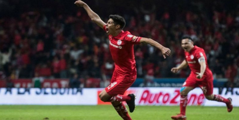Toluca toma ventaja al derrotar 2-1 a Monarcas
