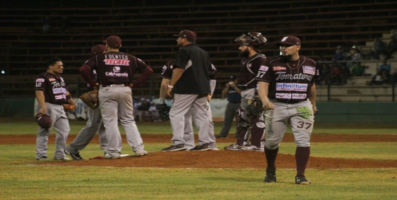 Mayos gana el primero 4-0 a Tomateros