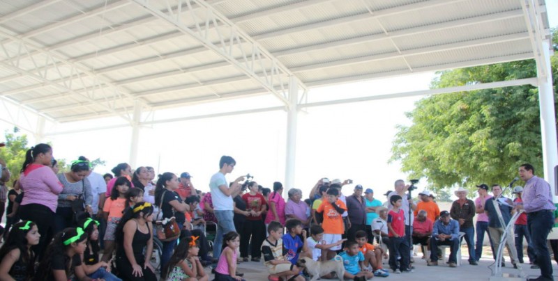 Inaugura Jesús Valdés obras en Bachigualato y el Campo El Díez