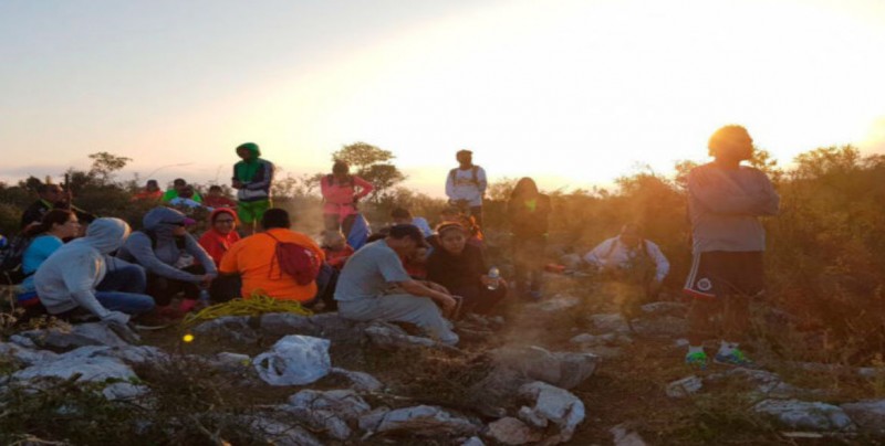 Rescatan a 32 excursionistas que se extraviaron en Cerro del Topo Chico