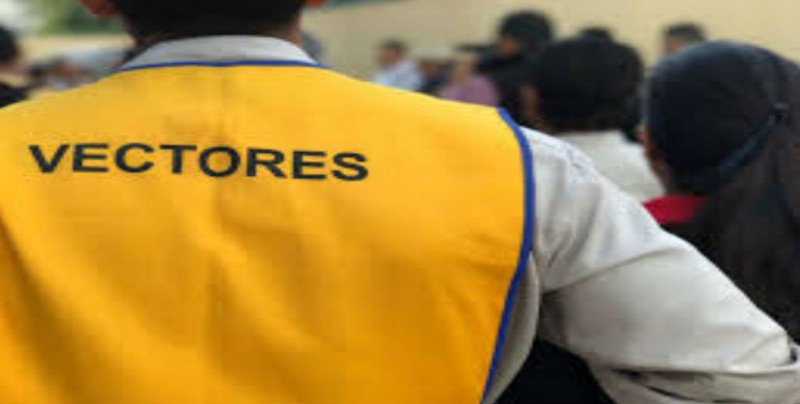 Reclaman aguinaldo trabajadores de vectores