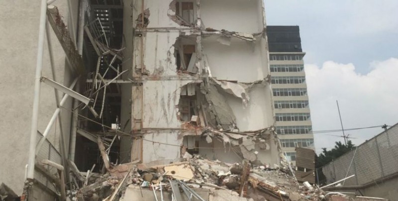 Detienen a DRO de edificio, afectado por el sismo