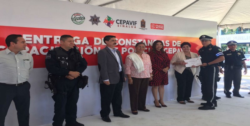 Entregan constancia de capacitación a elementos de la Policía Municipal