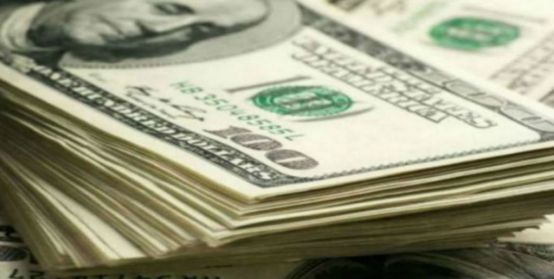 Dólar sube hasta los 19.68 pesos a la venta