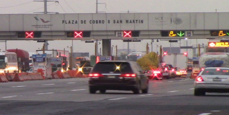 Asaltan a familia de Canadá en la autopista México-Puebla