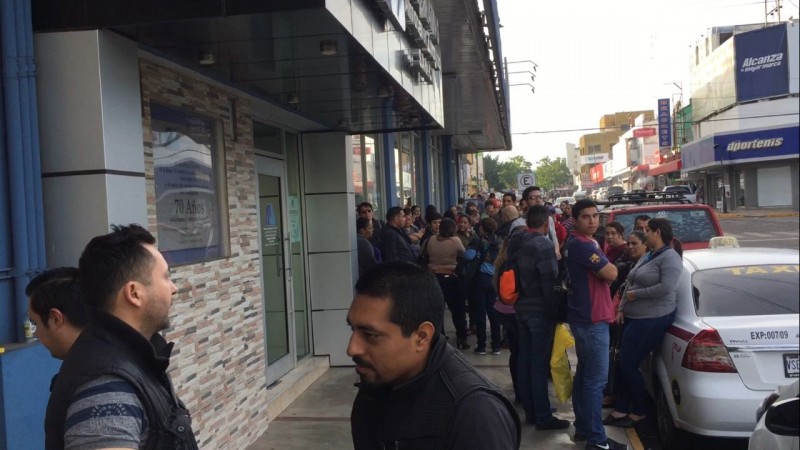 Les impiden acceso para entrar al Corporativo