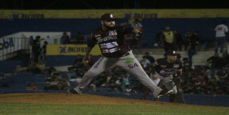 Tomateros gana el primero 8-2 a Venados