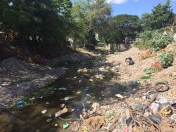 Basura en arroyo de la López Mateos