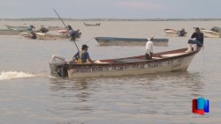 Pescadores en espera del apoyo de PROPESCA
