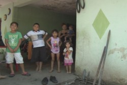 Apoyo a familias inundadas va lento