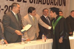 Se gradúan más de 900 jóvenes de CONALEP.