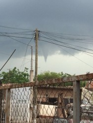Se forma fenómeno tipo tornado  en el sector Barrancos
