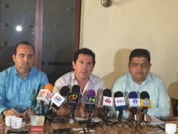 Dueños de estaciomientos no quieren que el ayuntamiento los regule