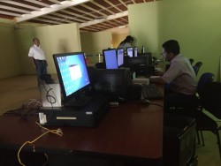 En operaciones módulo en feria ganadera para tarjeta de descuento en urbanos.