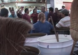 Festejan el Día del Barrendero