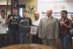Réctor de la UAS Juan Eulogio Guerra se reúne con medallistas