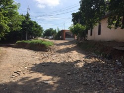 Riesgo latente viven habitantes de la calle Alejandro Barrantes