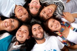 Televisión y redes sociales, actividades recreativas de los jóvenes