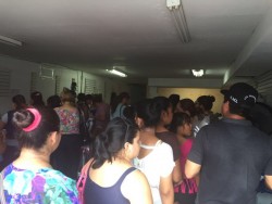 Padres de familia se preparan para el regreso a clases