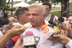 Documentos imprecisos y falta de prestaciones en derrumbe de fachada de hotel.