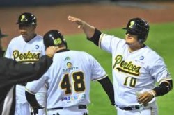 El guinda César Tapia champion bat de la LMB