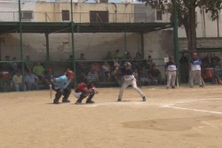 El domingo playbol en beisbol Polilla