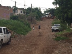 Calles destrozadas por las lluvias en la colonia Francisco Alarcón