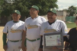 Reconocen trayectoria de Sergio Ramírez