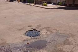 Son un riesgo alcantarillas abiertas