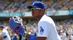 Yasiel Puig con un pie fuera de Dodgers