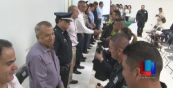Entregan  apoyo a policías.