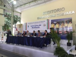 Estudiantes deben aprovechar la oportunidad de asistir a la escuela