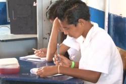 Por el momento no hay suspensión de clases: René Félix
