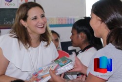 Continúan con la entrega de útiles en casas hogar de Guaymas