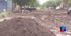 Agua y lodo en calles dejó la lluvia en Obregón