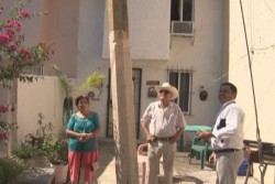 Piden a la CFE cambio de poste de la luz