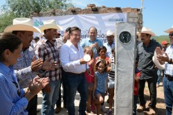 Llega la luz a comunidades rurales