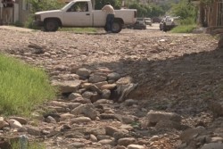 Vecinos de la Industrial el palmito se quejan por mal estado de las calles